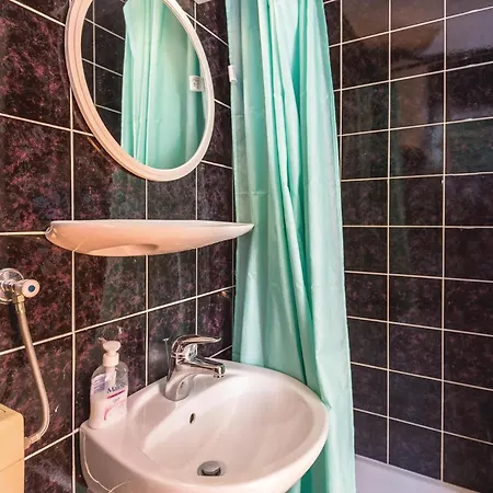 Apartment Stunning In With Kitchen Makarska