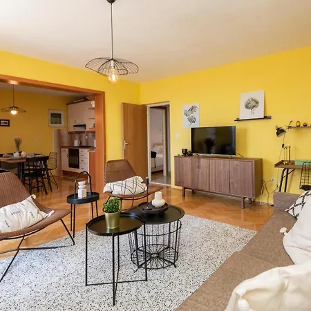Stunning In With Kitchen *