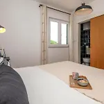 Three-bedroom In Appartement Makarska