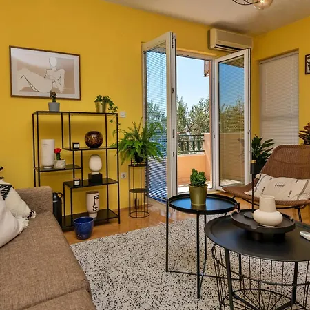 Stunning In With Kitchen * Makarska
